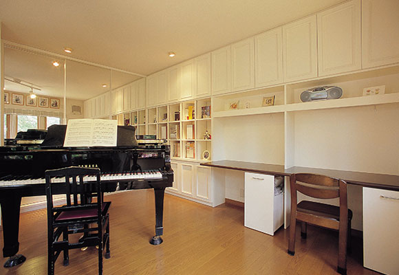 グランドピアノと仕事部屋の悩みが一挙に解決！　リノベーション　札幌　注文住宅　工務店　ハウスメーカー