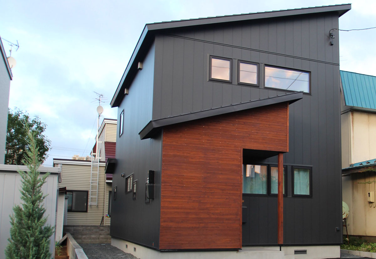 「「好き」と「暮らしやすさ」にこだわった勾配屋根の家」(札幌市厚別区)