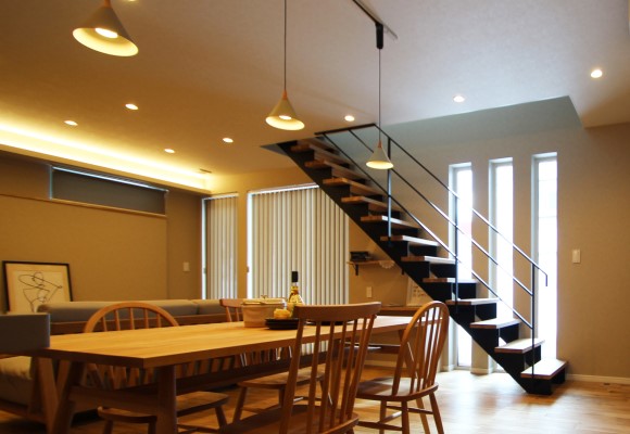 やわらかな光に包まれた北広島の家　住宅　新築　工務店　ハウスメーカー