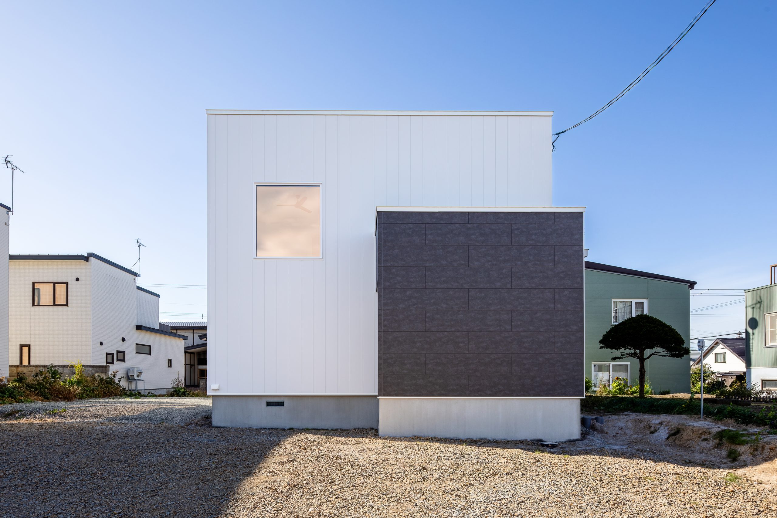シンプルなのに贅沢。素材と光でつくる、整った暮らし（北広島市）
